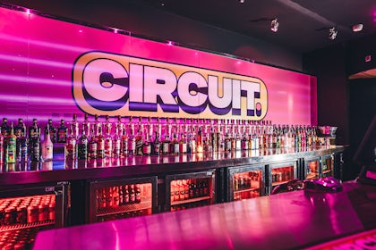 Lounge Bar 3