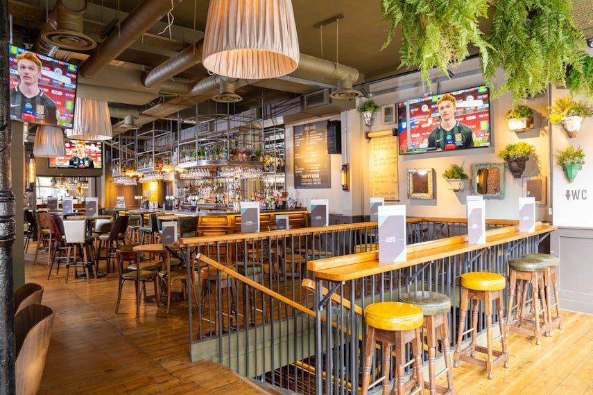 Main Bar 0