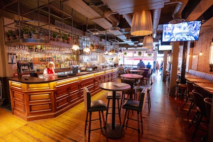 Main Bar 1