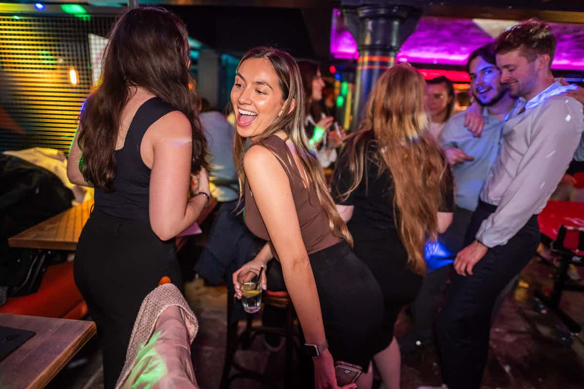 Full Venue Exclusive  7