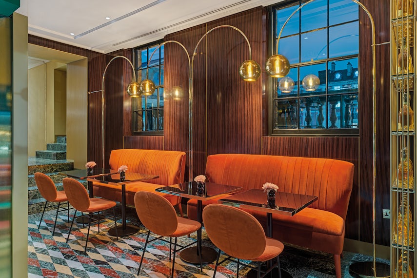 Lounge Bar 0