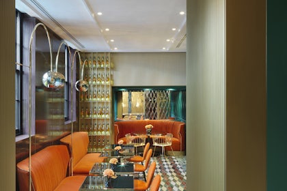 Lounge Bar 1
