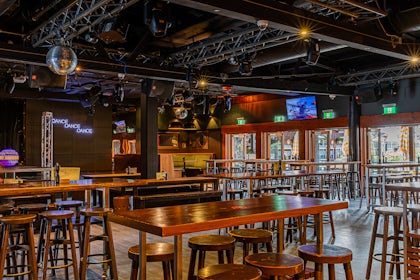 Lounge Bar 1