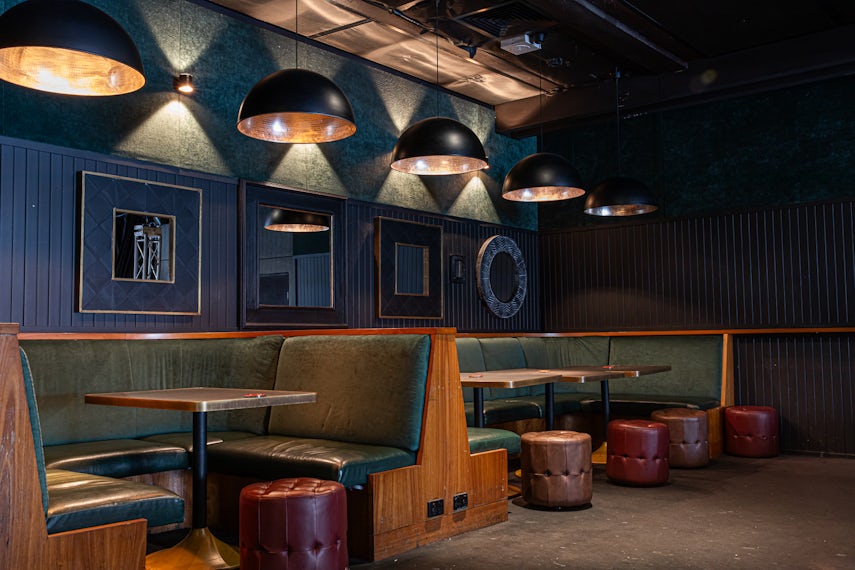 Lounge Bar 0