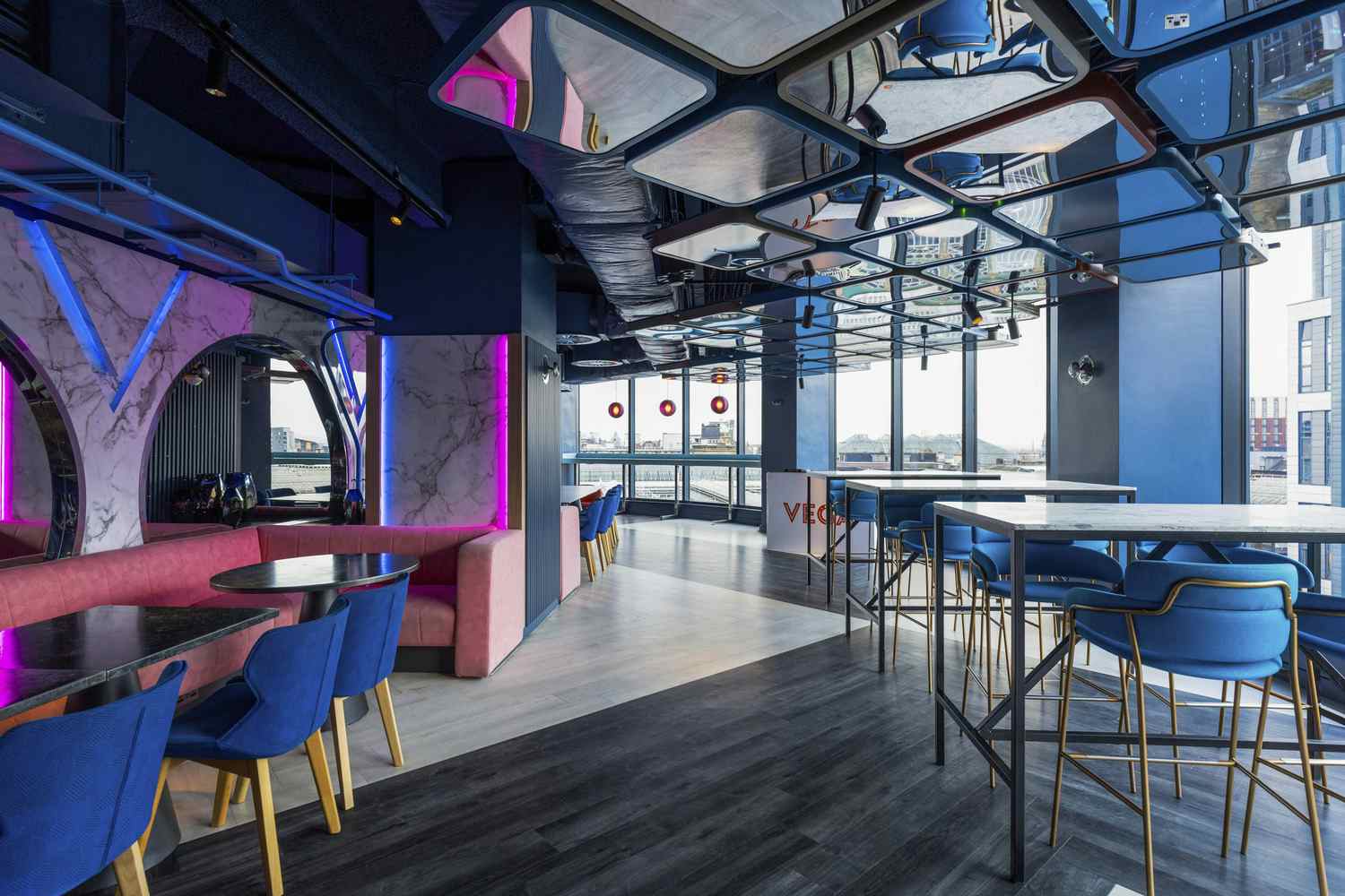 VEGA - S3 Drinks Reception 3