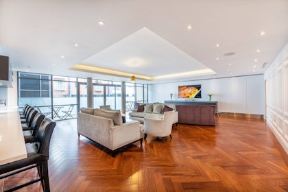 The Lounge 12