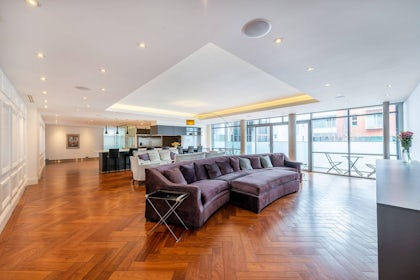 The Lounge 2