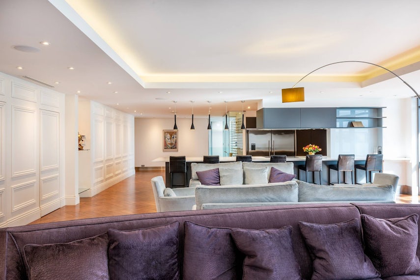 The Lounge 0