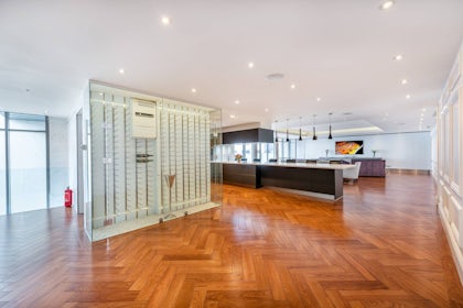 The Lounge 13