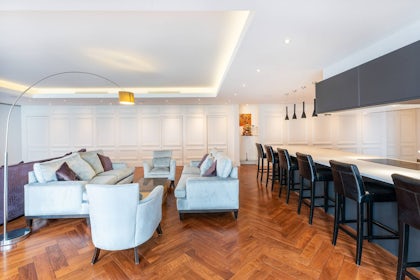 The Lounge 1