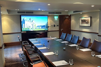 Gathering Room 4 1
