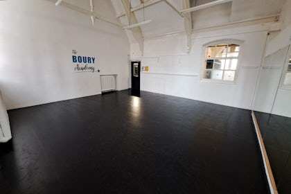 STUDIO FOUR 1