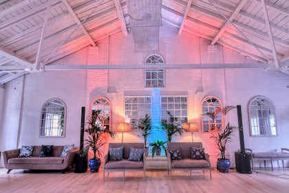 The New White Loft and the Palm Room 20