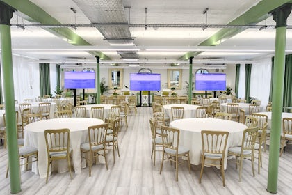 The New White Loft and the Palm Room 35