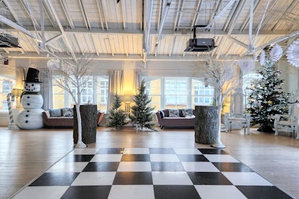 The New White Loft and the Studio 19