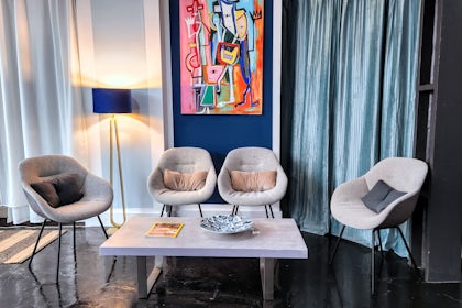 New Victorian Loft and Galeria 18