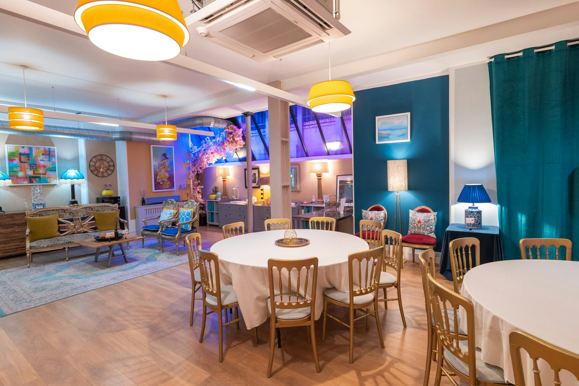 New Victorian Loft and Galeria 23