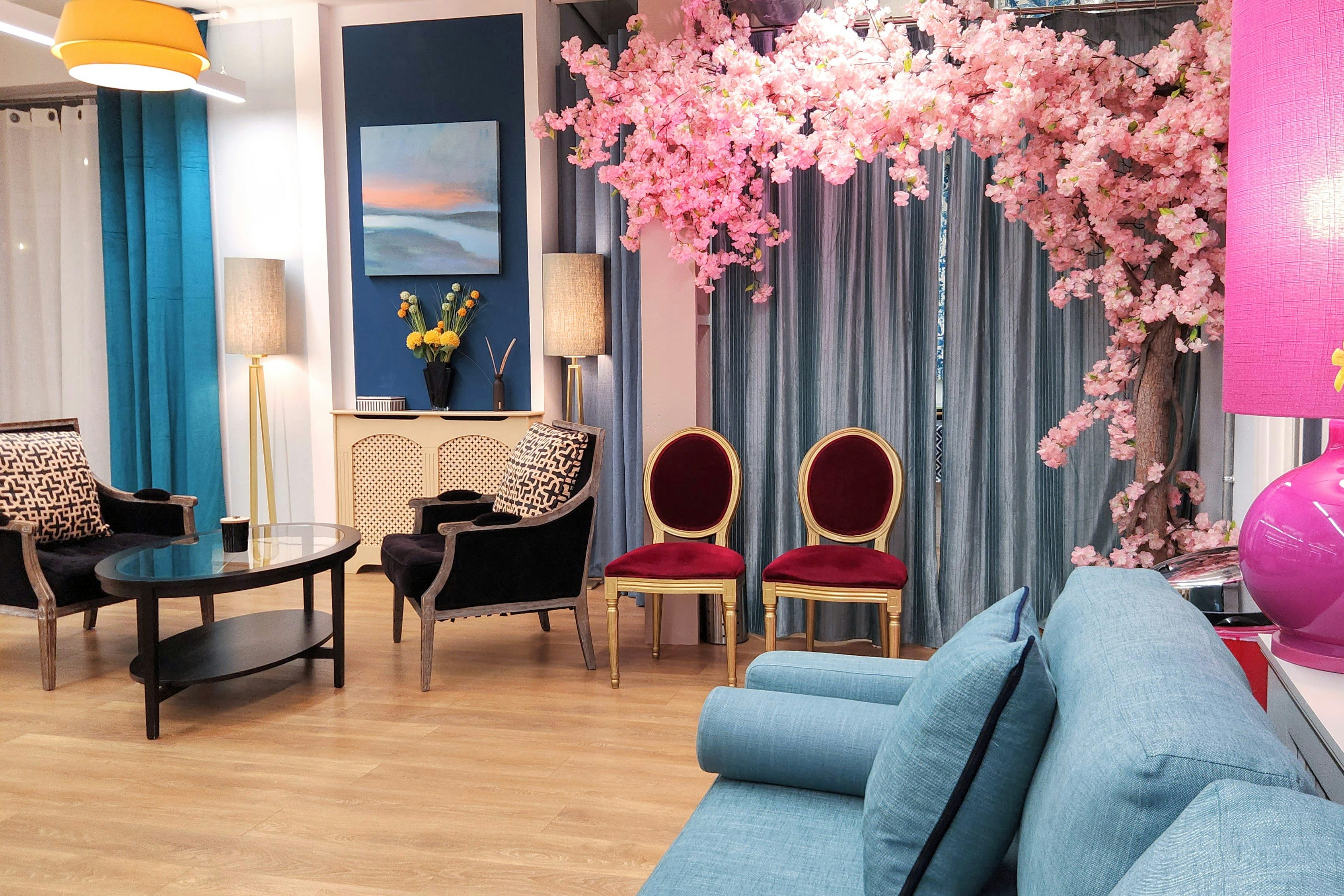 New Victorian Loft and Galeria 11