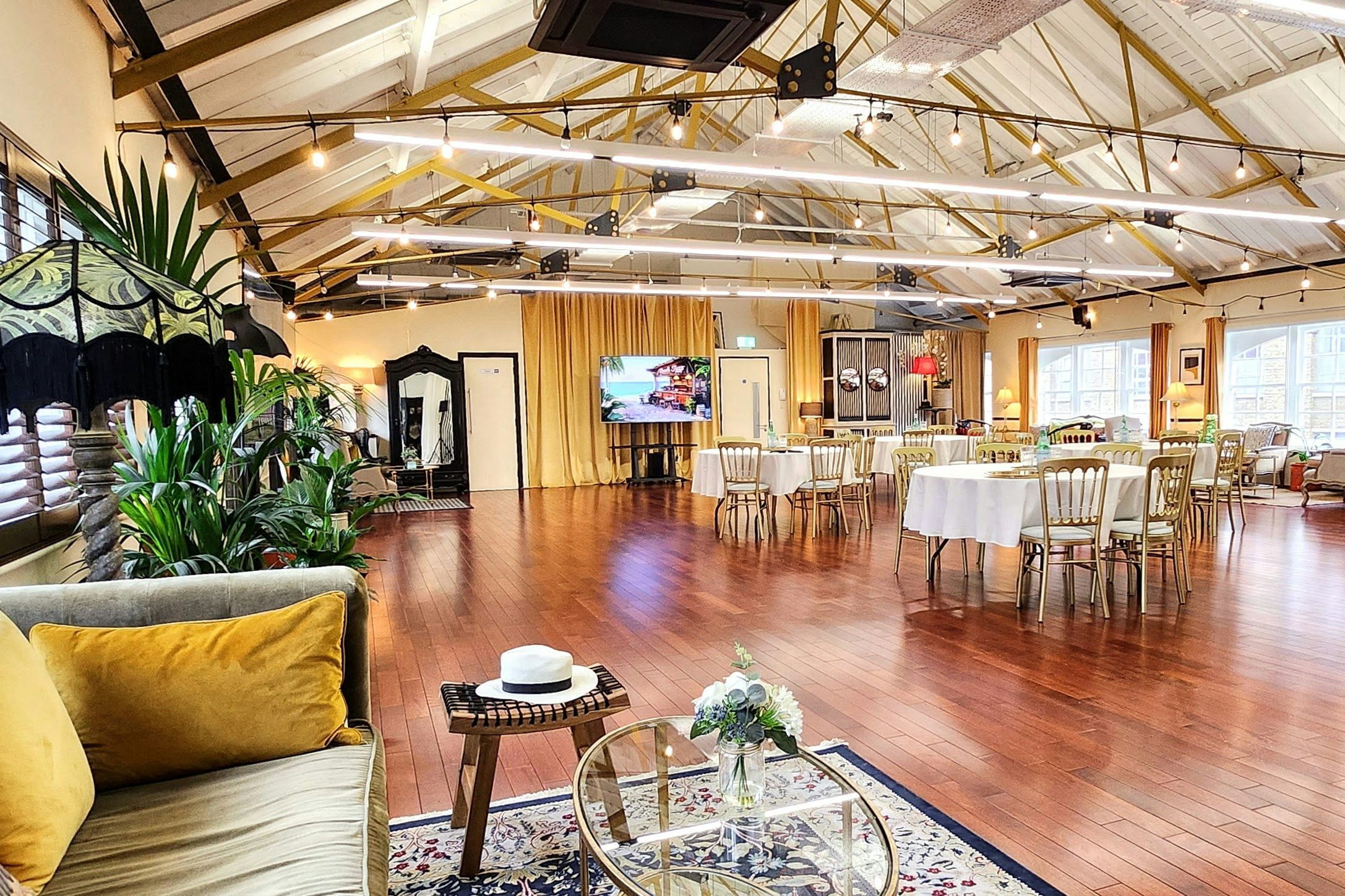 New Victorian Loft and Galeria 33