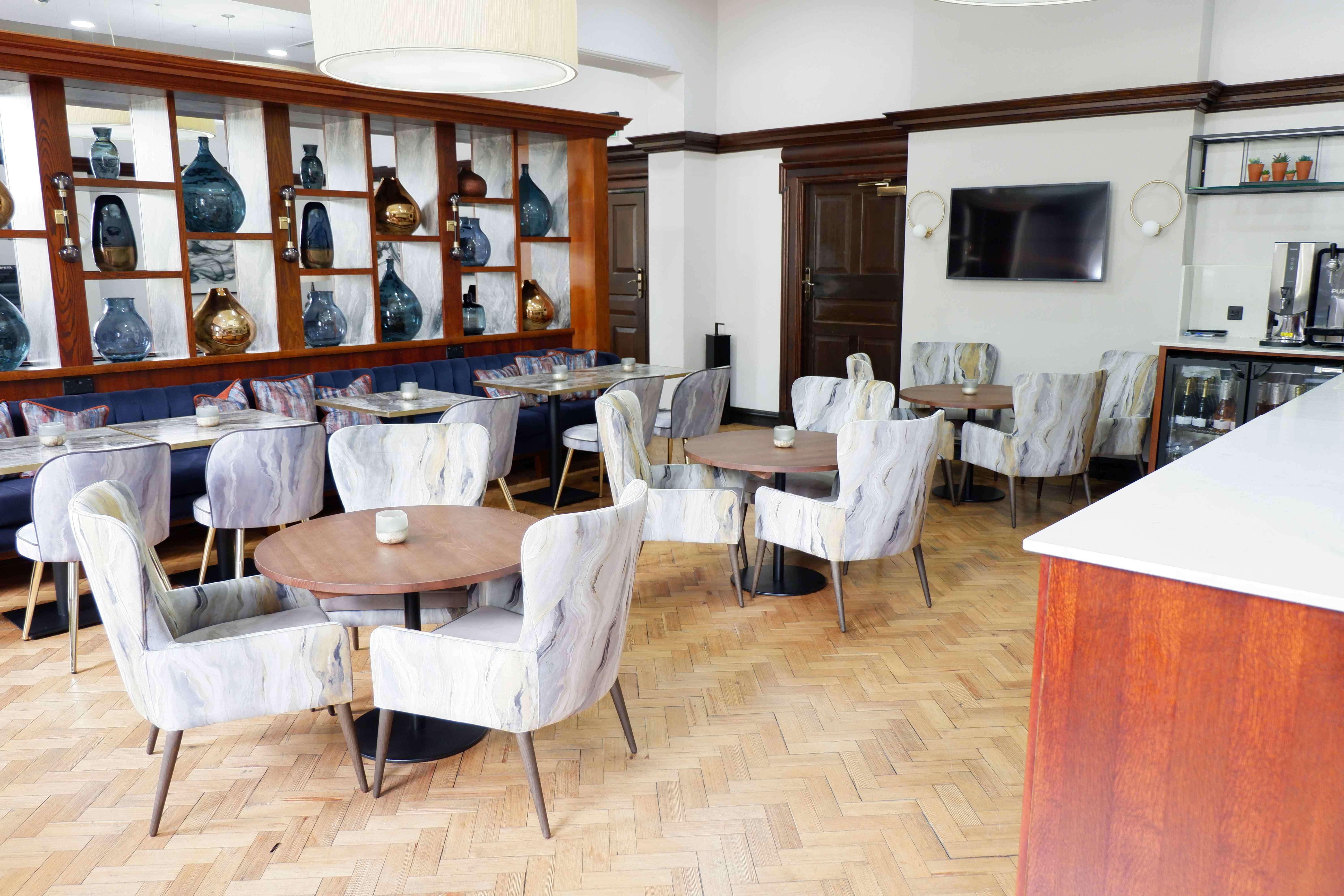 The White Rose Lounge