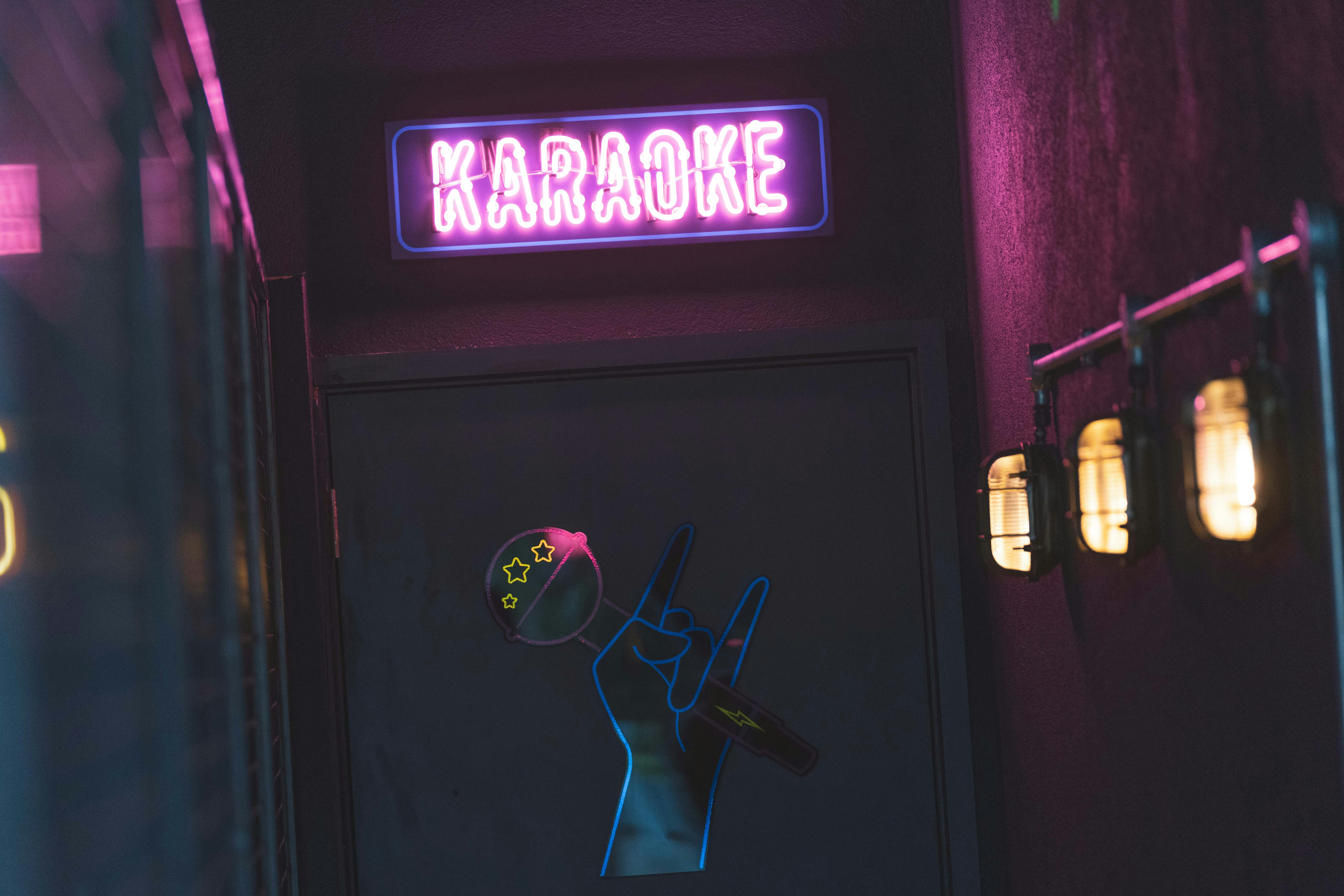 Throw, Bowl & Sing 6