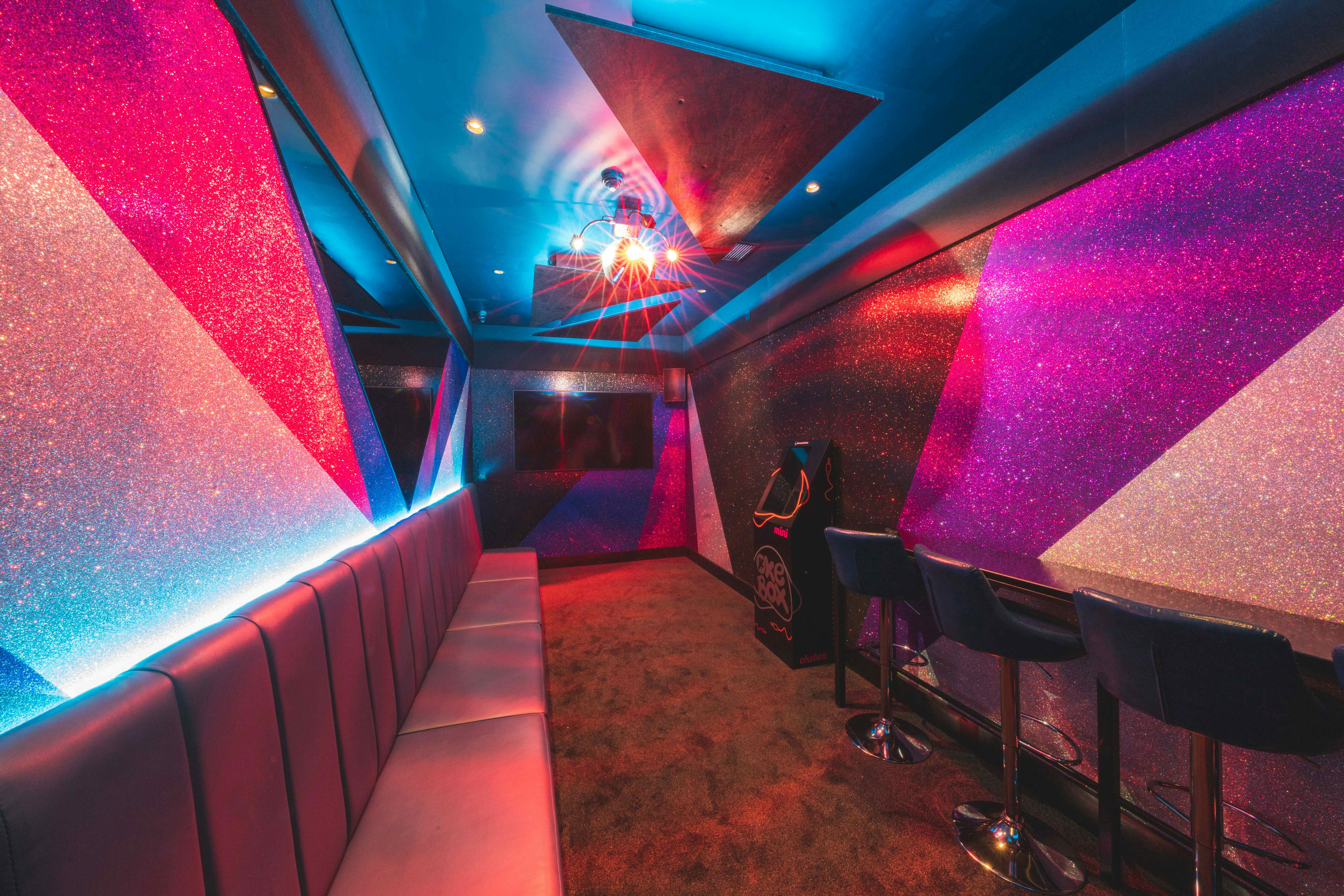 Throw, Bowl & Sing 8