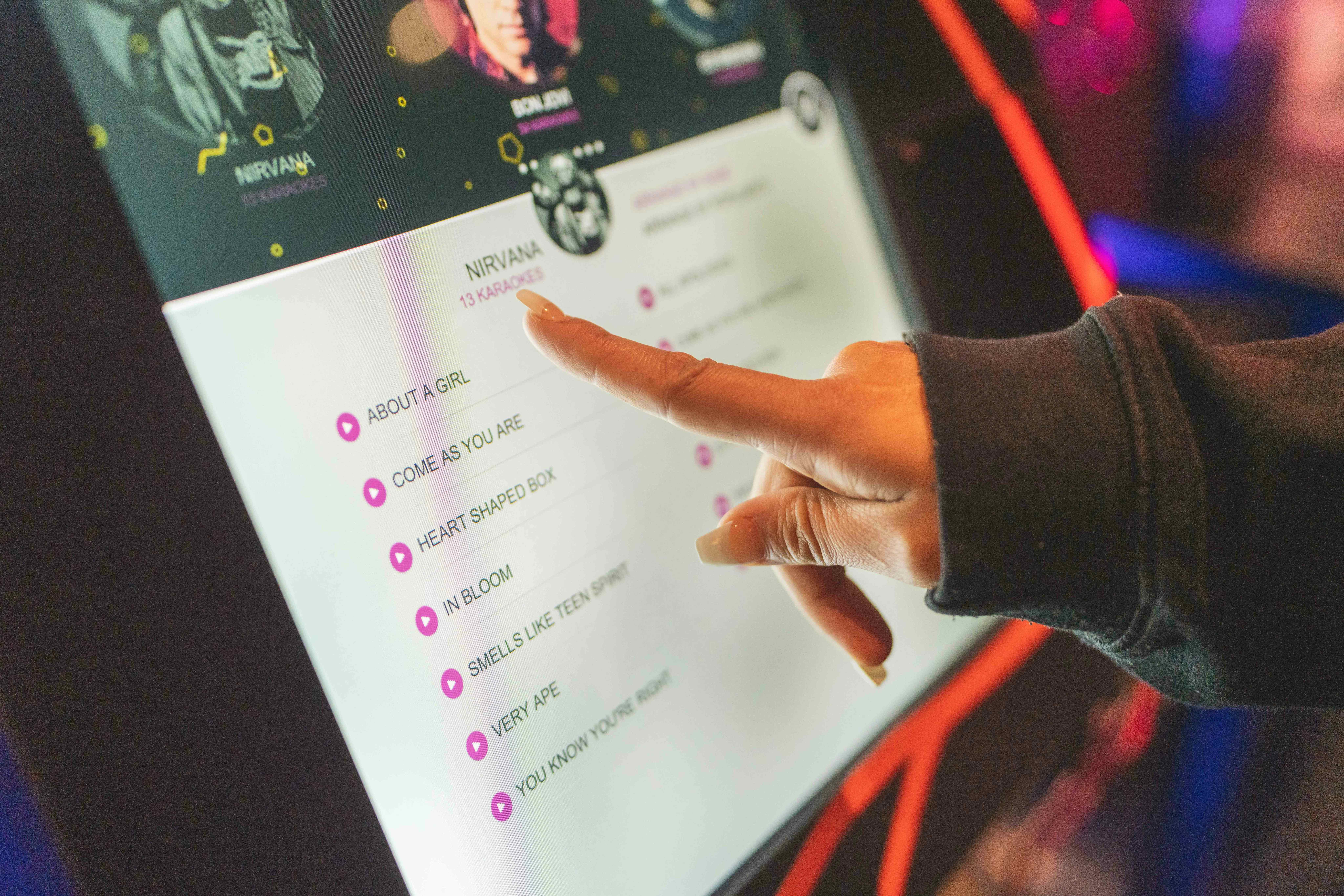 Game, Bowl, Throw & Sing 10