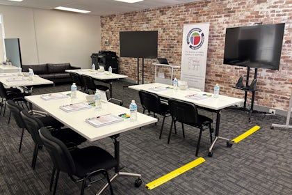 Longreach Room - Flexible Office Space for Short-Term Hire 4