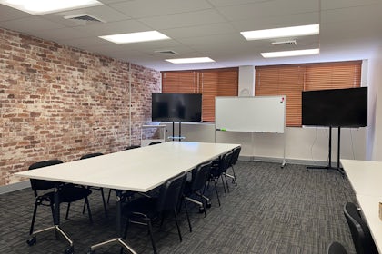 Longreach Room - Flexible Office Space for Short-Term Hire 1