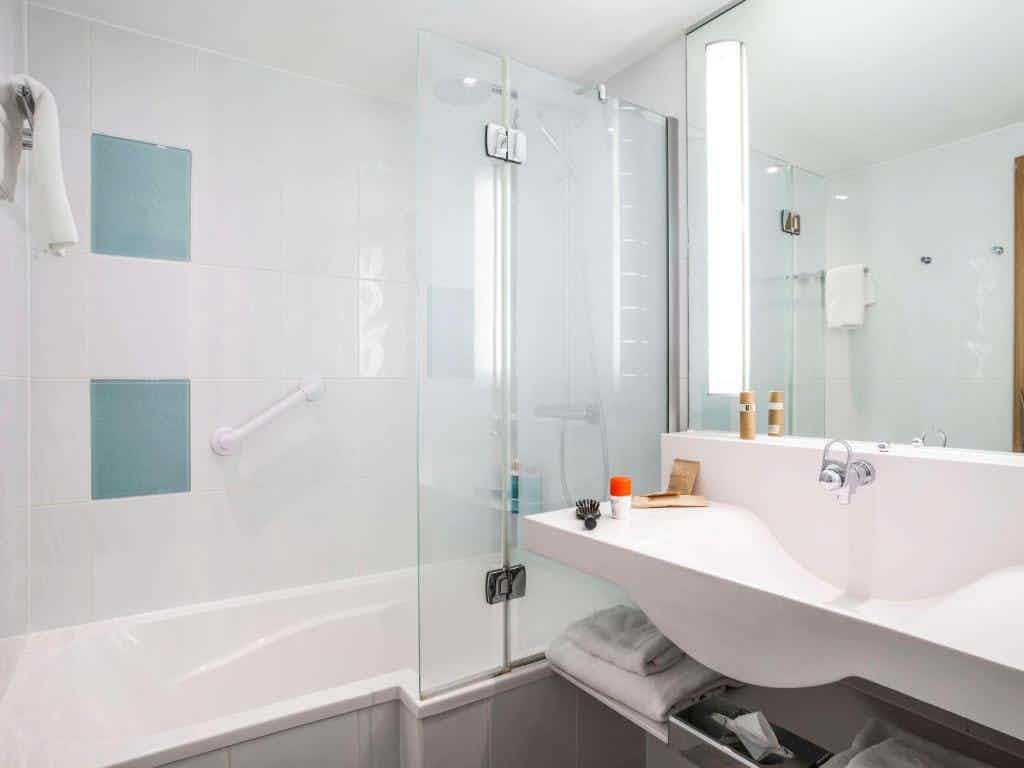 Classic Family Room with Double Bed and Sofa Bed 3