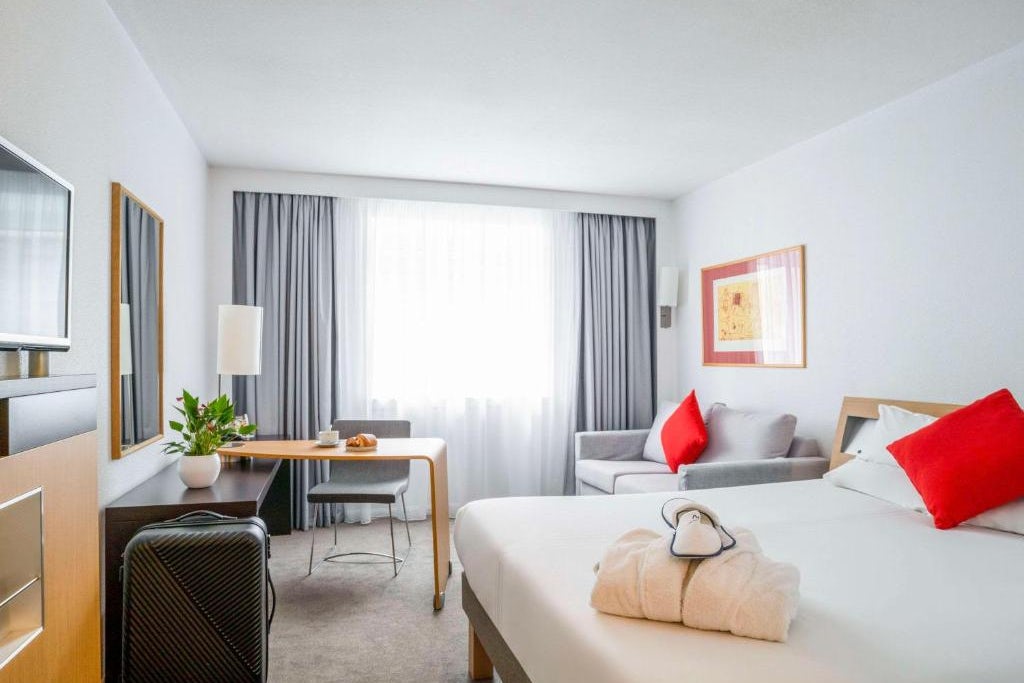 Classic Family Room with Double Bed and Sofa Bed 0