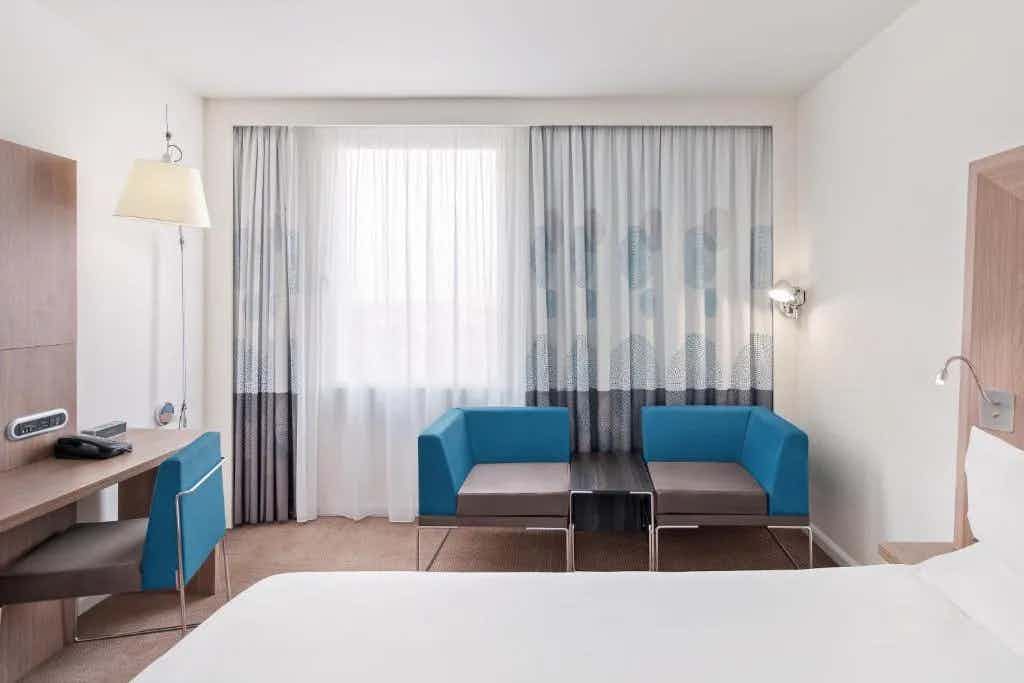 Standard Room with 1 Queen size Bed 1