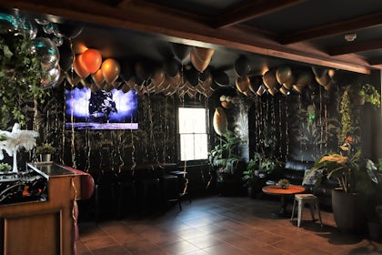 The Palm Lounge 8