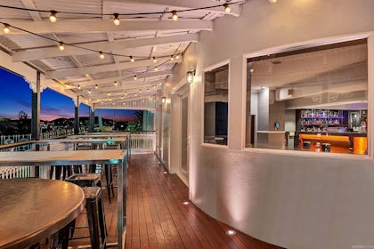 Verandah Bar 3
