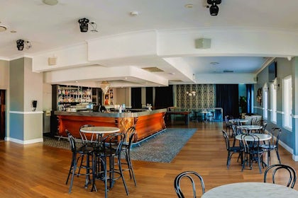 Verandah Bar 1
