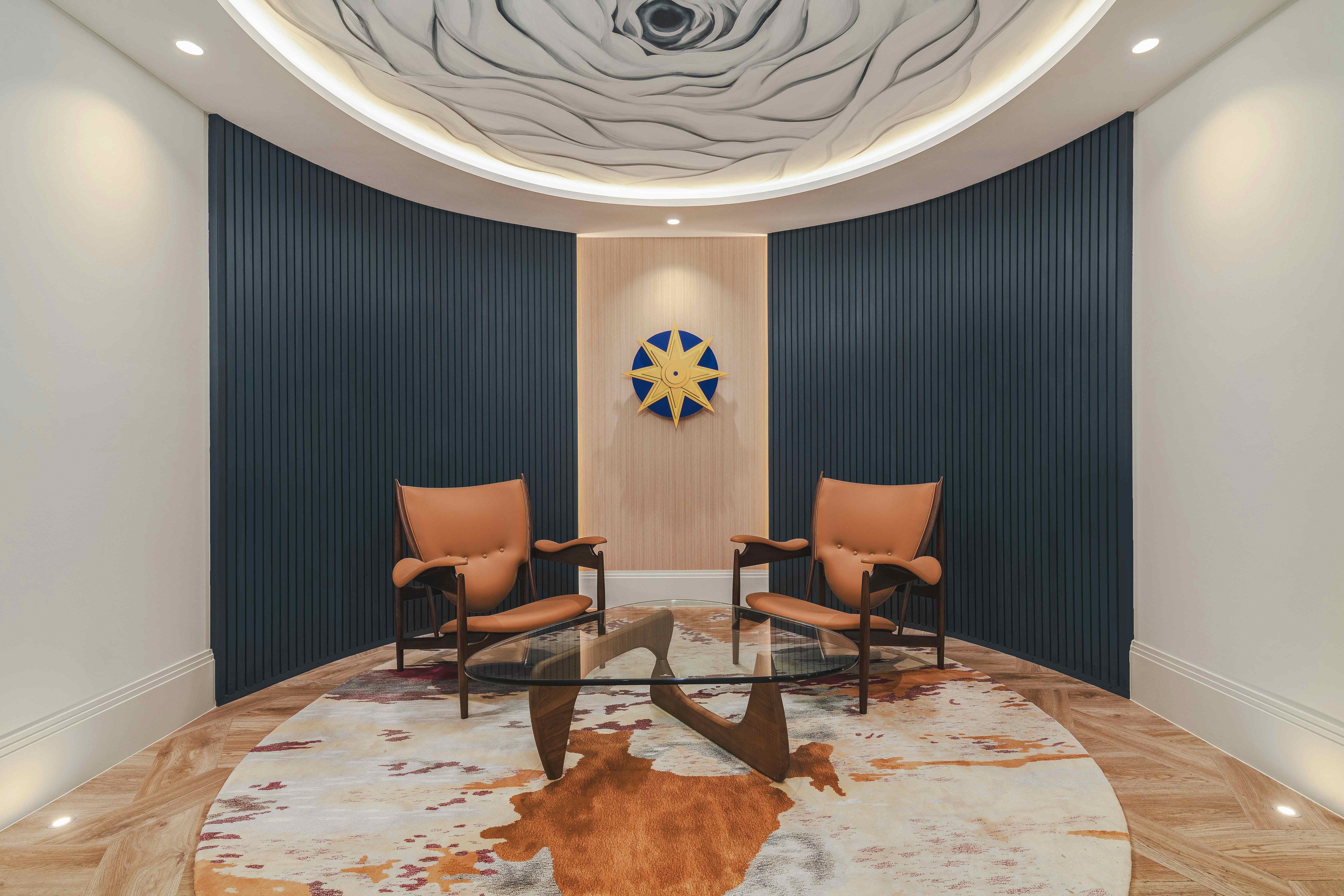 Modern and Comfortable Meeting Room 3