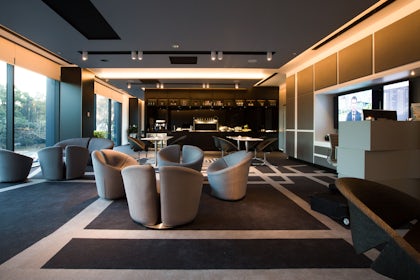 Executive Lounge 1