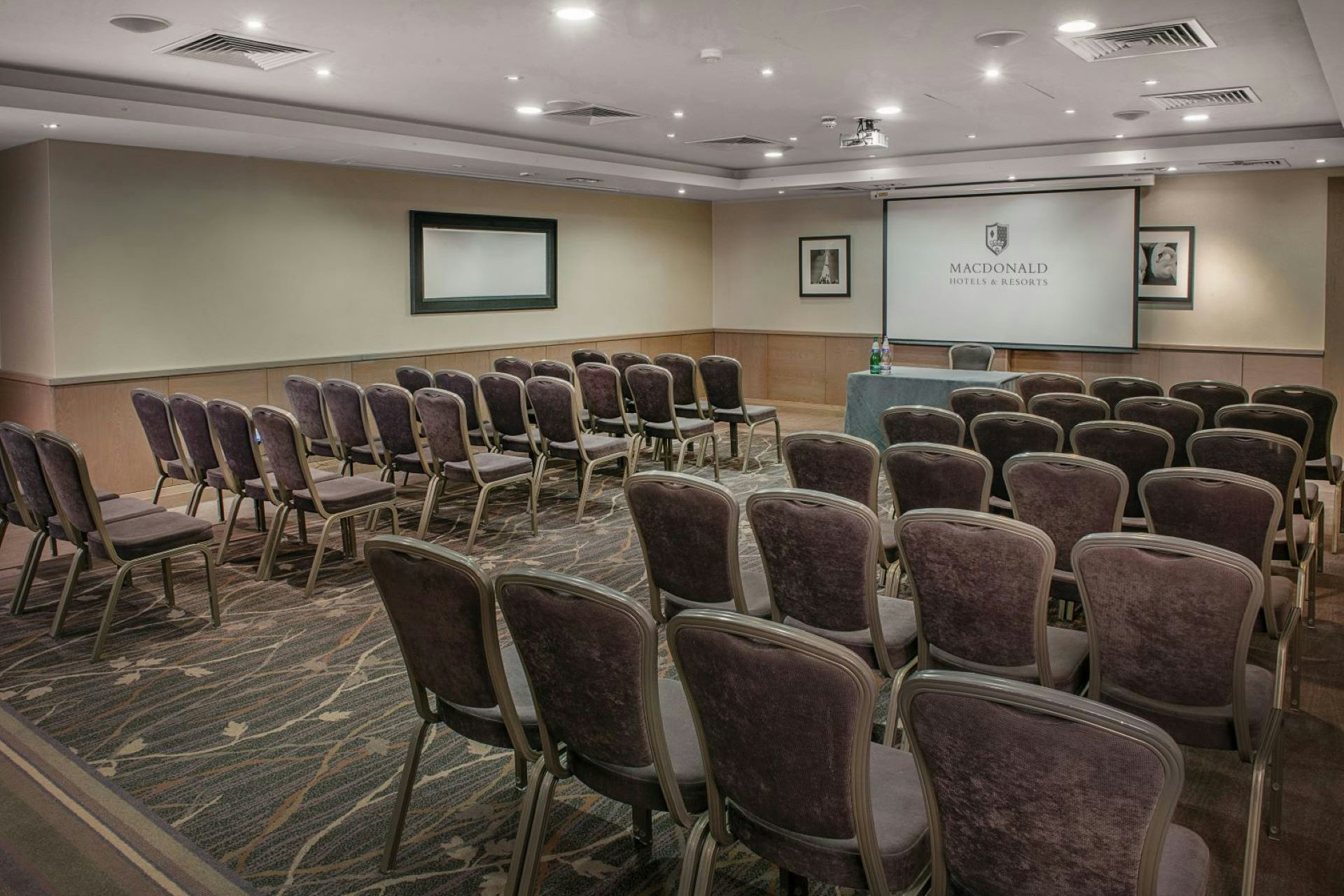 Castle Suite 3D tour