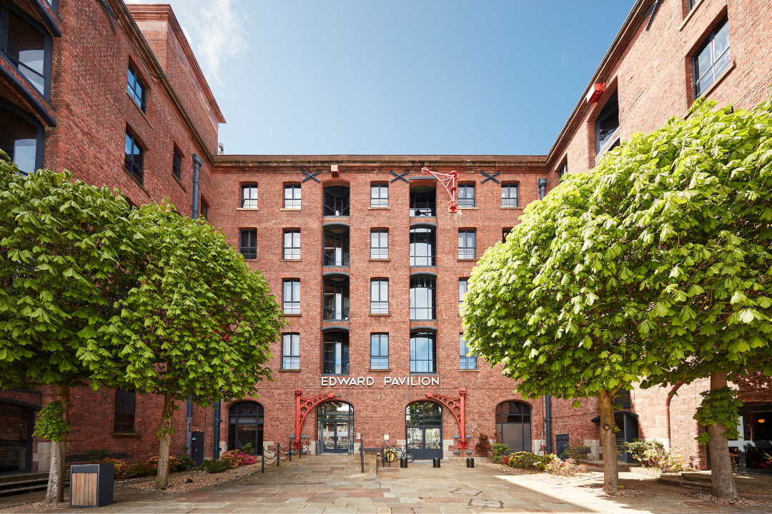 Clockwise Club Lounge 1