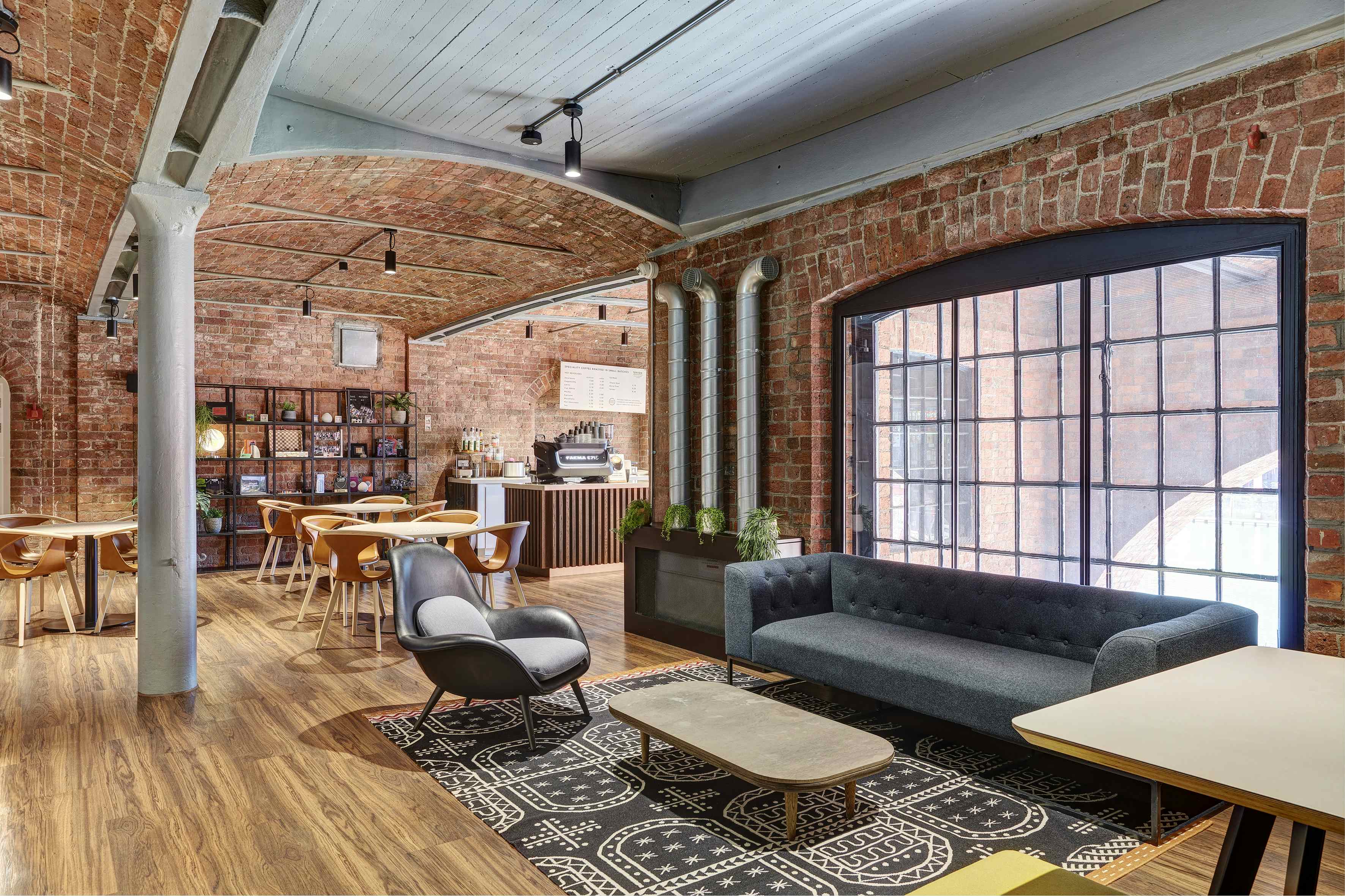 Clockwise Club Lounge 2