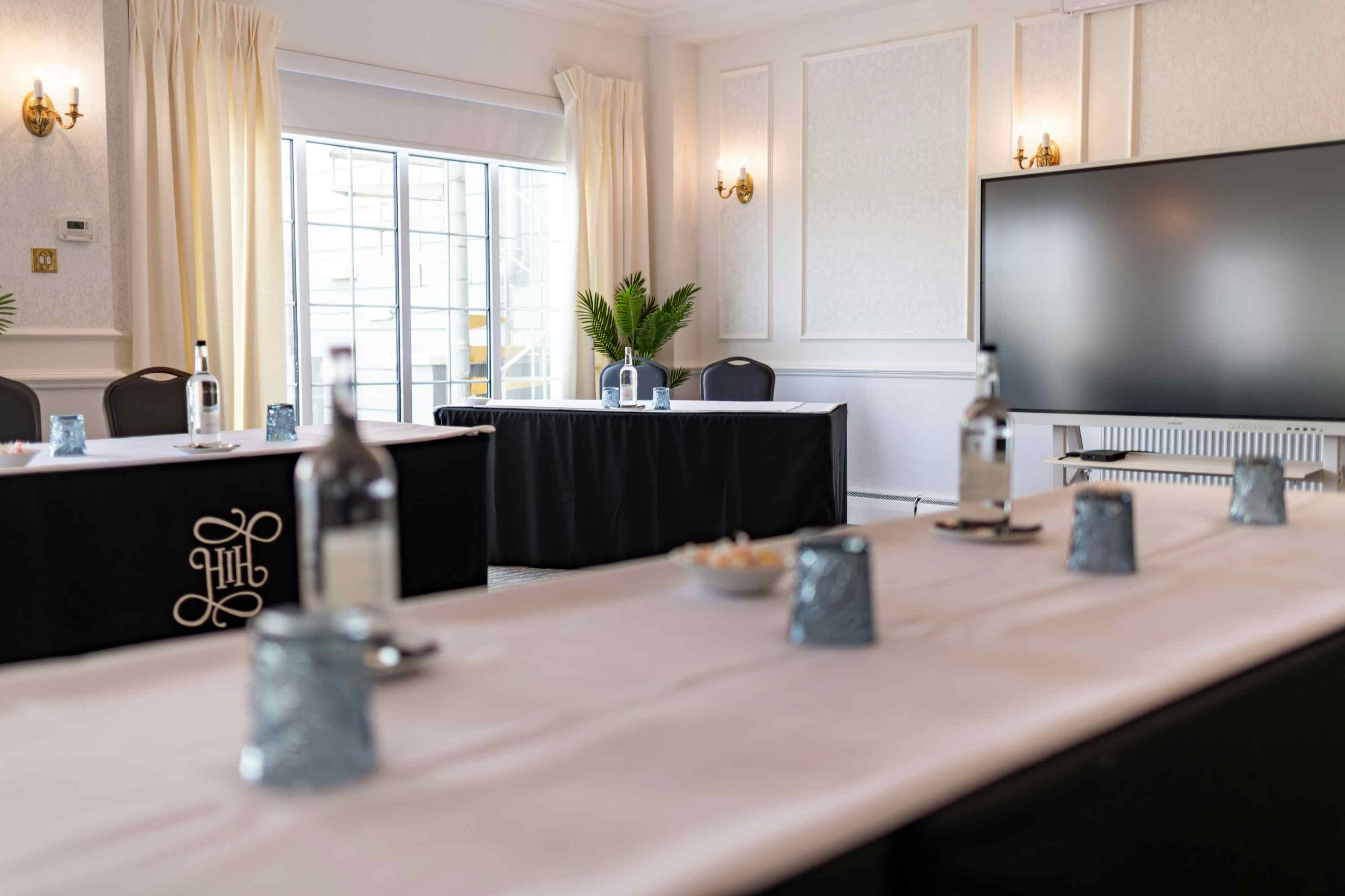 The Elizabeth Room 7