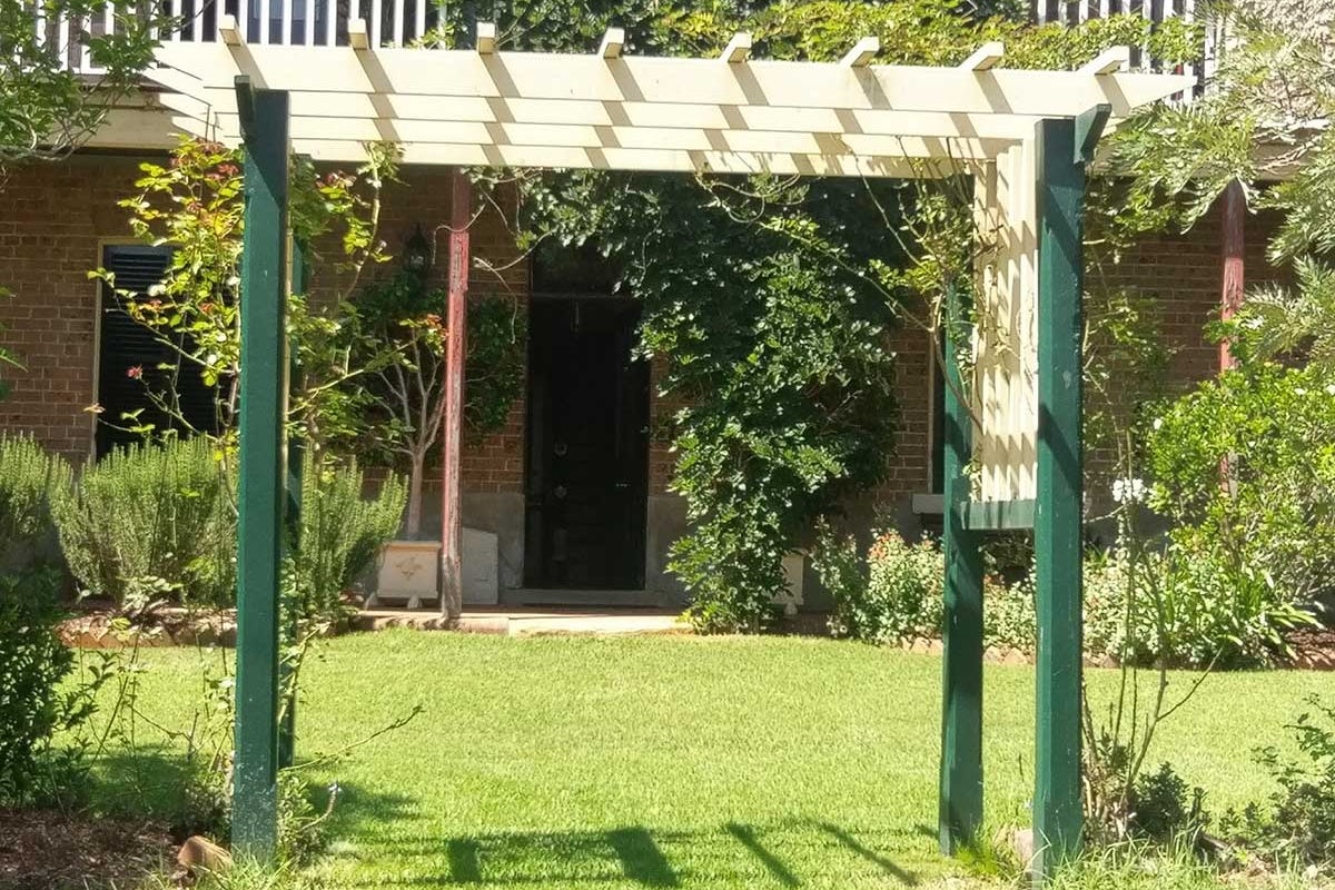 The Oaks Historical Residence 3