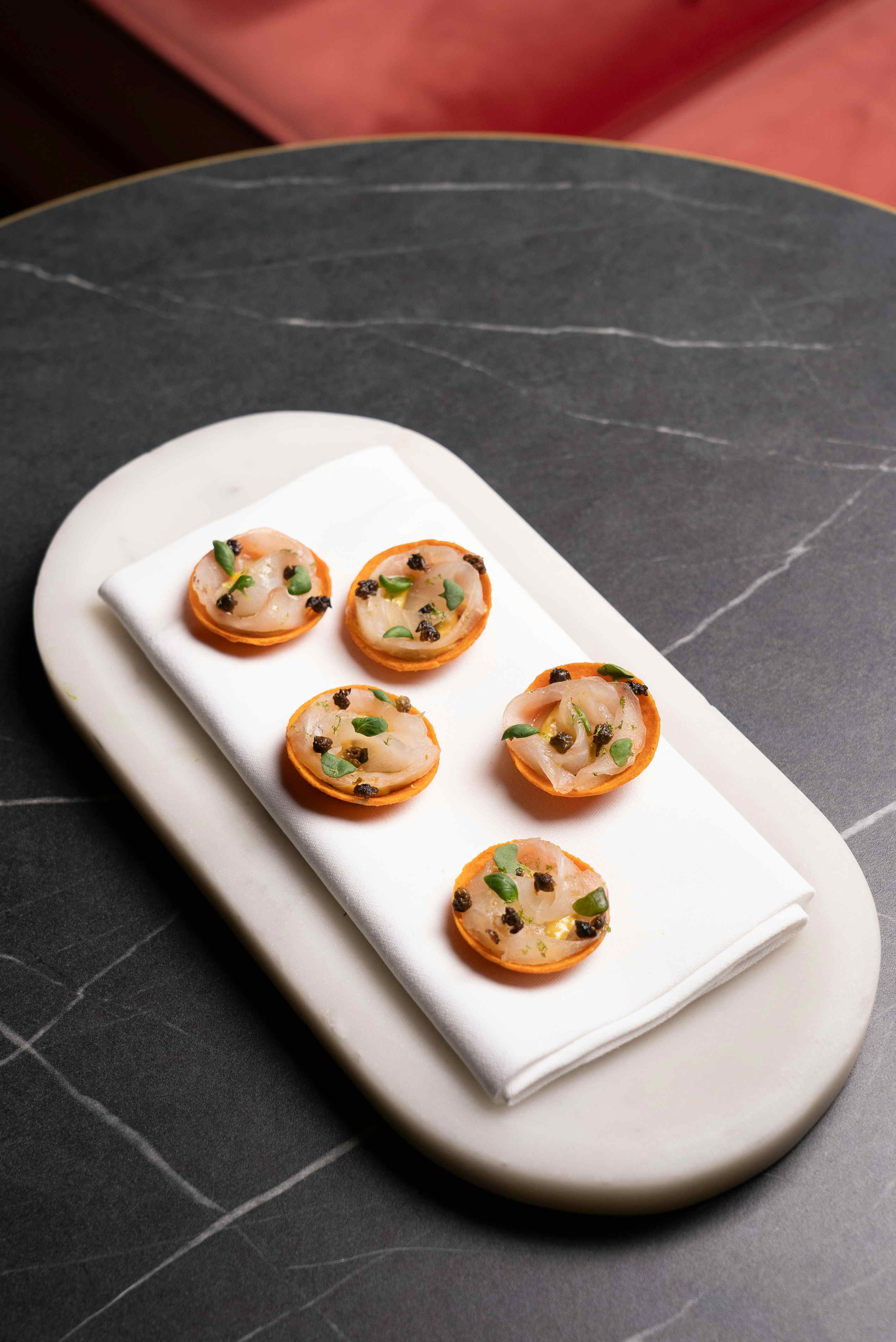 Velvet Room - Full private  7