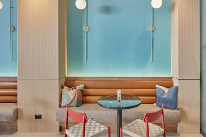 Chelsea Bar 8