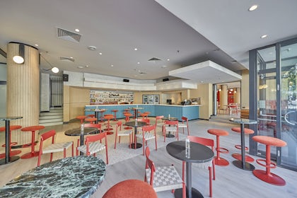 Chelsea Bar 3