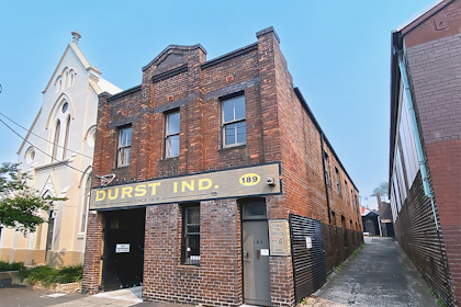 Lush Bright Warehouse Space, Glebe 3