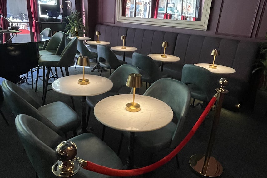 Au bar 0