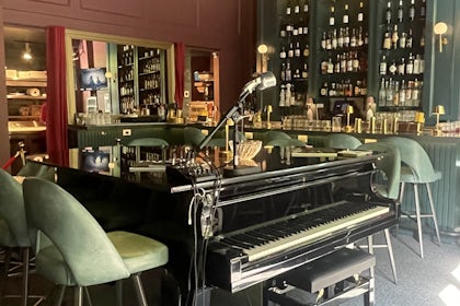 Au bar 1