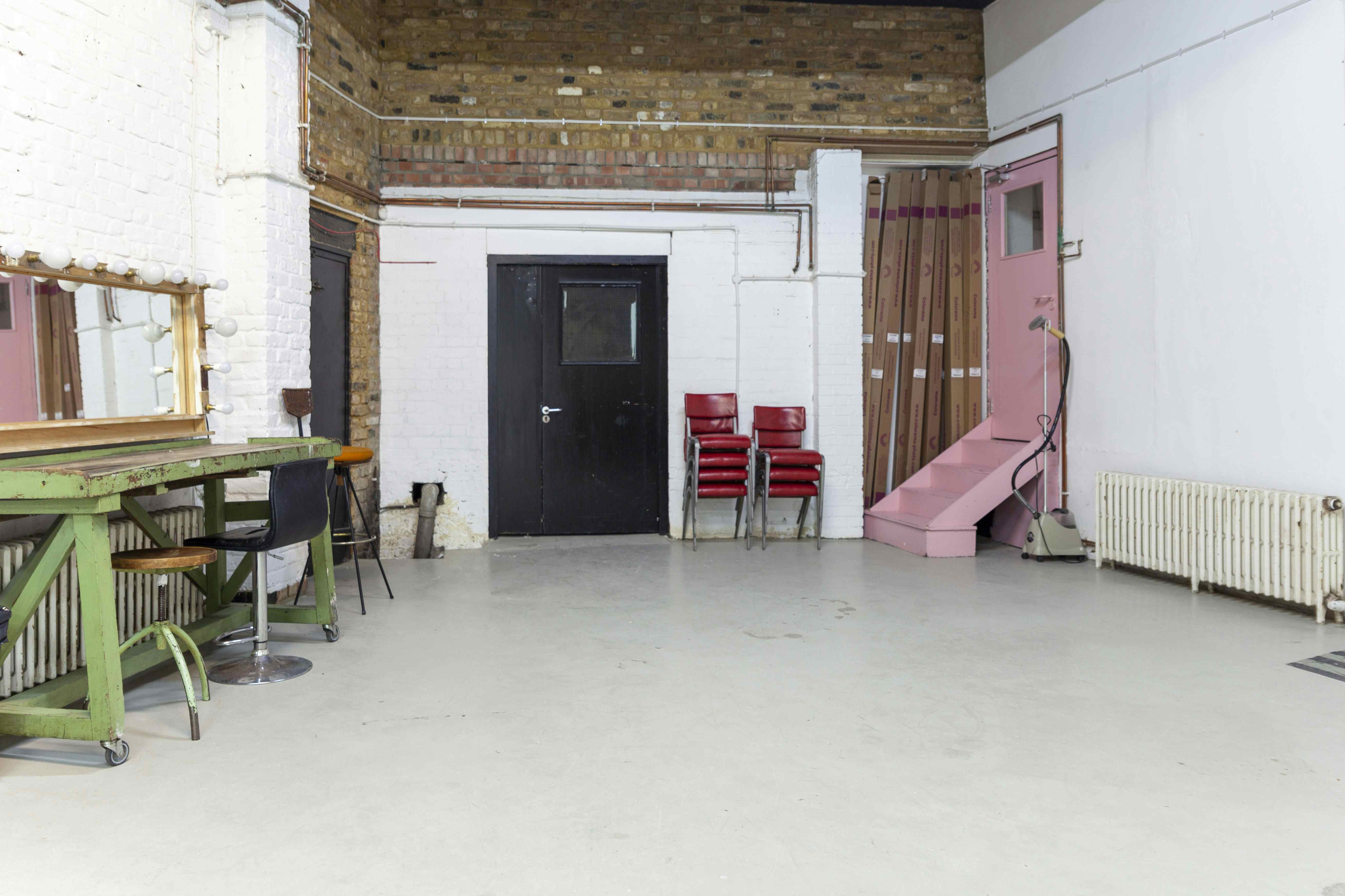 Apiary Studio 2/Photo Studio 1