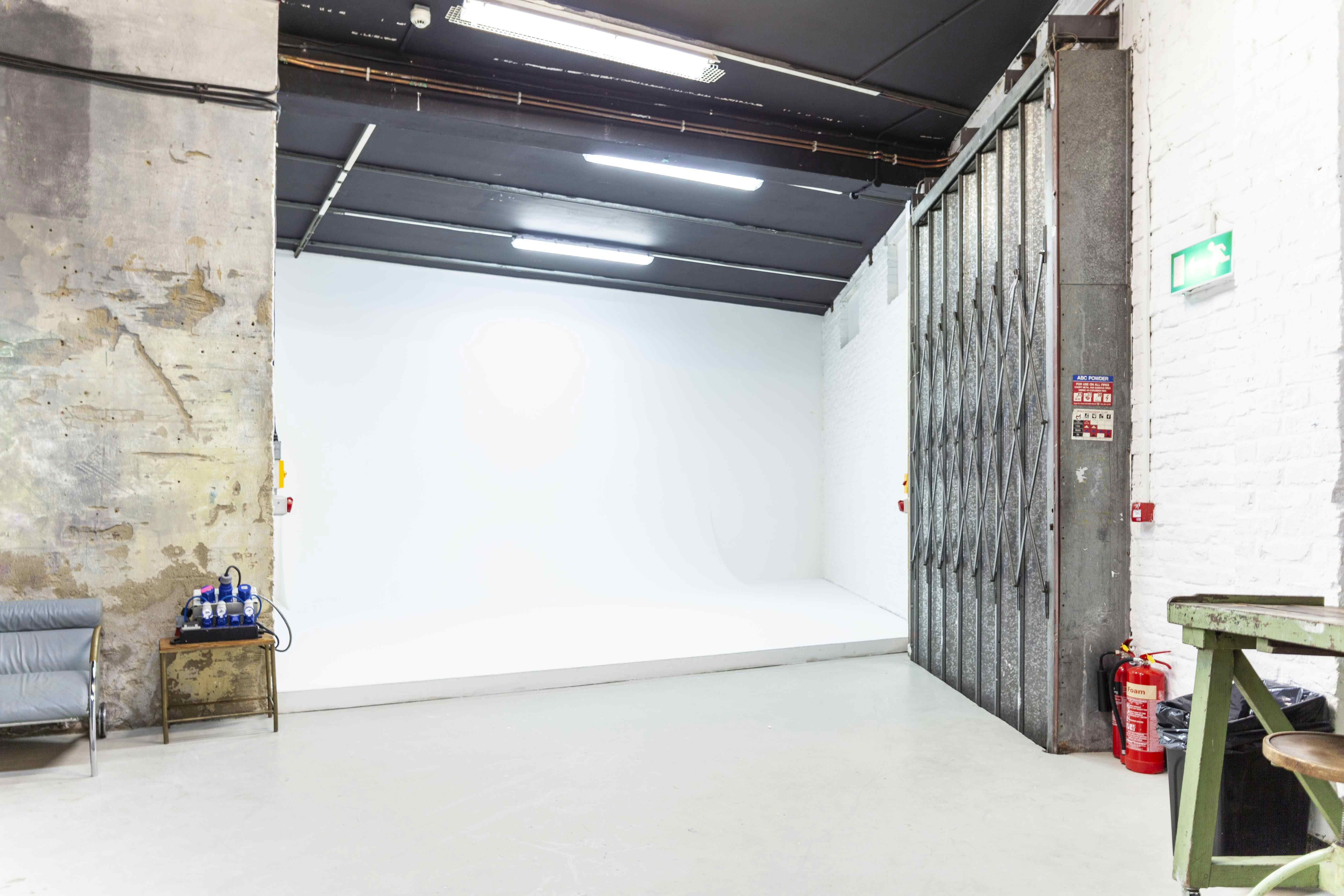 Apiary Studio 2/Photo Studio 2